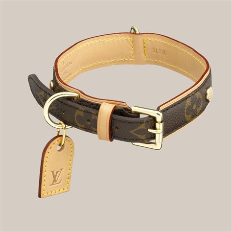 Discover Louis Vuitton Collar XS: Every dog can be as fashionable as its owner with this new collar in iconic Monogram canvas and timeless natural cowhide. Styled after historic products from the House’s product range, it features a miniature luggage tag that can be hot-stamped with the pet’s initials. And it goes perfectly with the new Louis Vuitton Dog Carrier and leash. . Luis vuitton dog collars